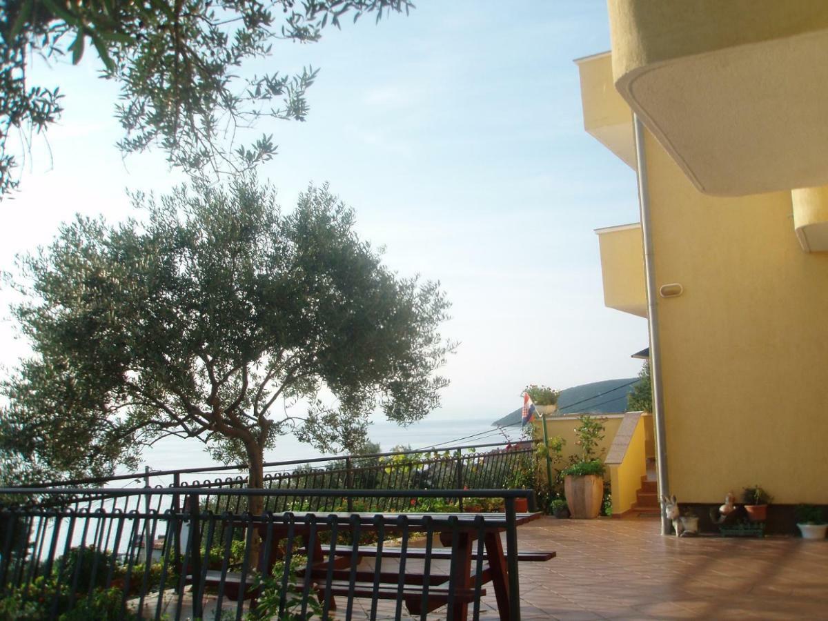 Apartment Jelena Rab Town Buitenkant foto