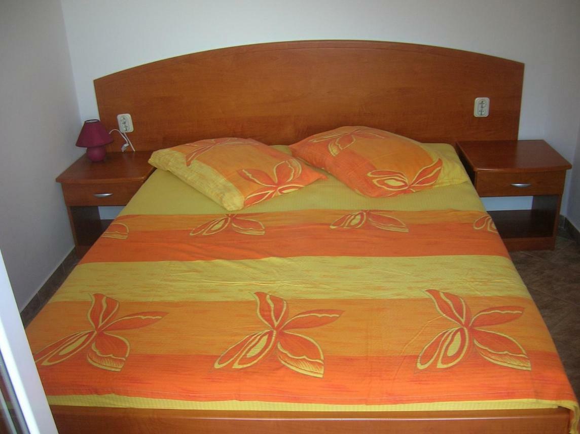Apartment Jelena Rab Town Buitenkant foto